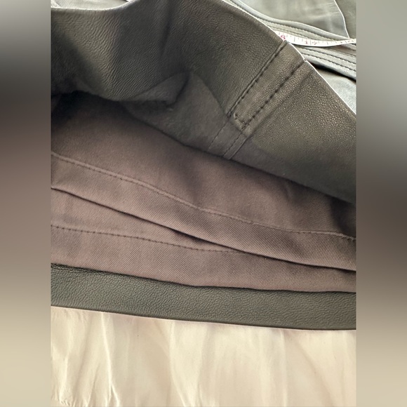 NWT Vince Women’s 100% Lamb Leather High Rise Shorts Size 4 - Picture 13 of 13